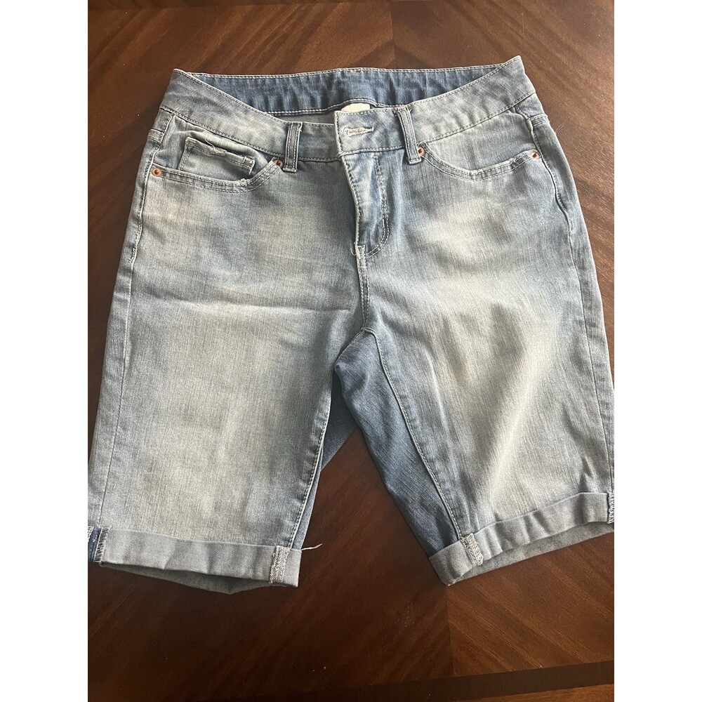 Womens Size 8Time And Tru Bermuda Cuffed Lightwash Shorts